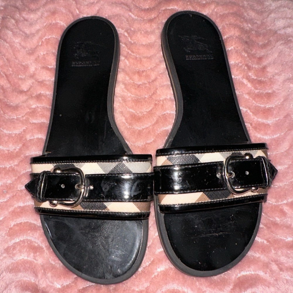 Burberry sandals Size 8,